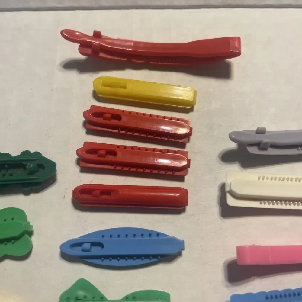 Vintage Goody and Misc Snap Tight Barrettes Hair Clips Lot of 21 Bow Butterflies